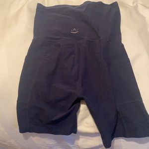 Maternity Navy biker shorts
